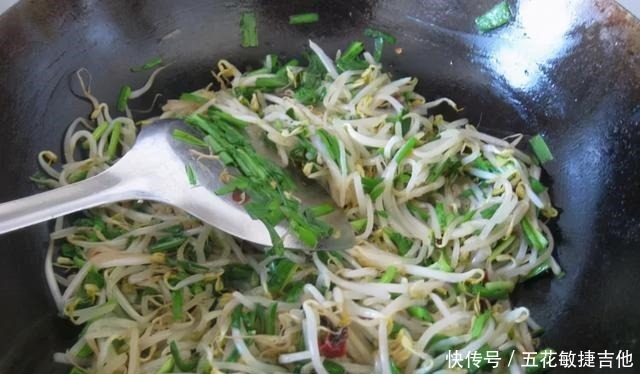 炒豆芽老出水咋办教你“回锅法”,豆芽脆嫩爽口又解腻