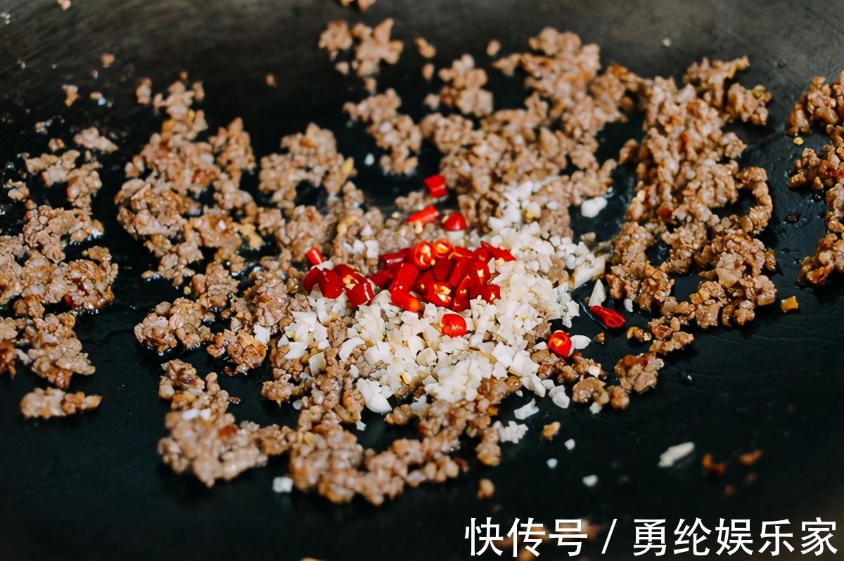 做法|开胃下饭的干煸四季豆，做法简单，香辣开胃，全家都爱吃