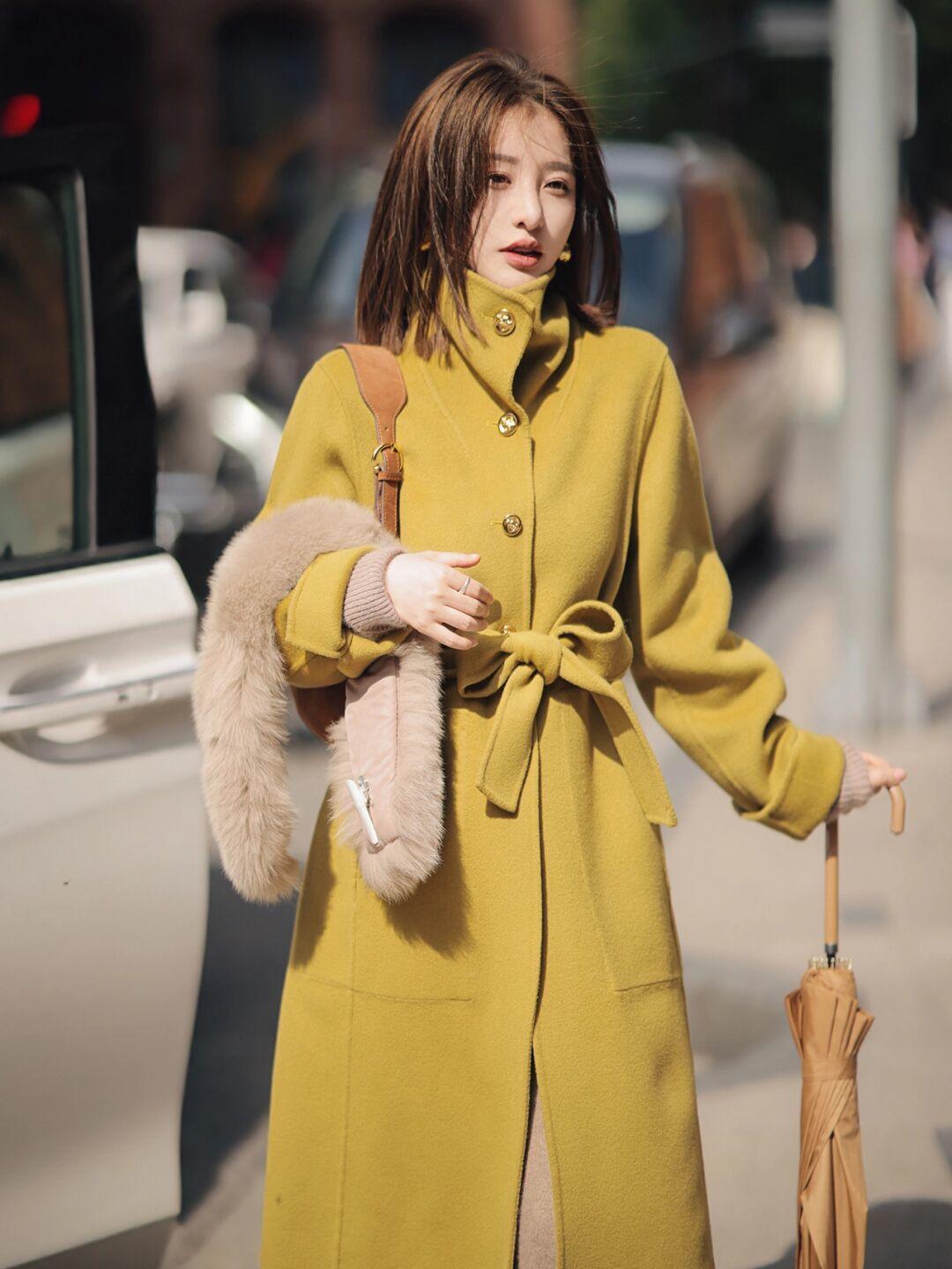 浪漫风|真正洋气的女人,冬天都爱穿这几款“大衣”,简约利落又百搭