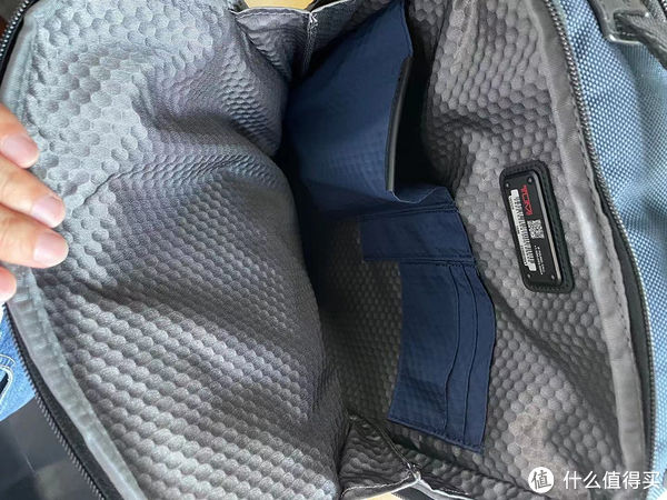 d走下“神坛”的TUMI，Davis双肩包虽然耐用但细节拉跨