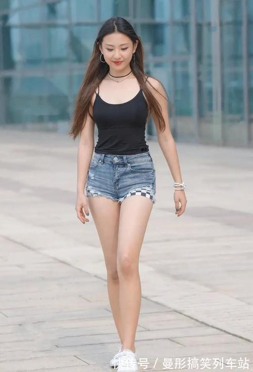 美女 时尚:美女少女感十足,性感搭配尽显极致女人魅力!