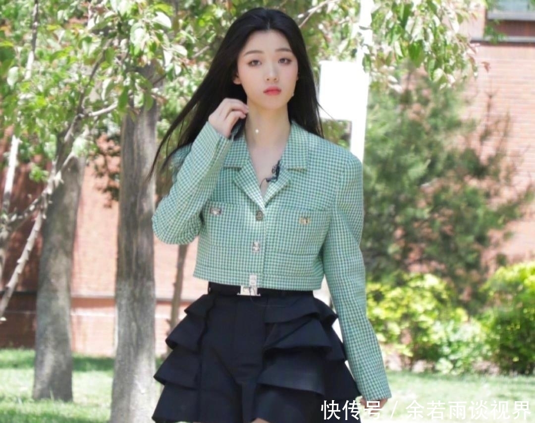 v单依纯加盟《爆裂舞台》,路透图让人眼前一亮,将会展示更多面