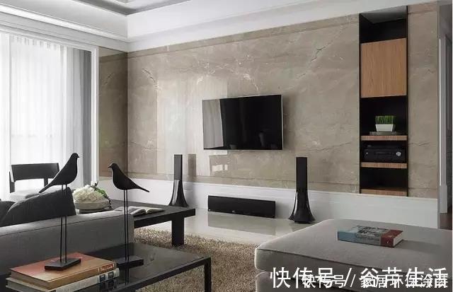 客厅|客厅背景墙贴瓷砖还是墙纸，看完心中答案应该有了吧！