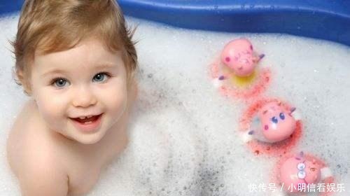 傻眼|女儿洗澡2小时还没出来,爸妈进去看到这一幕,傻眼了!