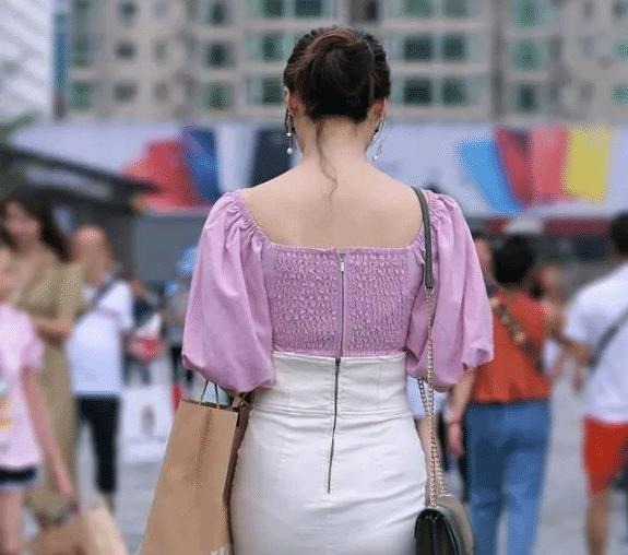 气质辣妈,白色高腰裙,穿出了知性大雅的美