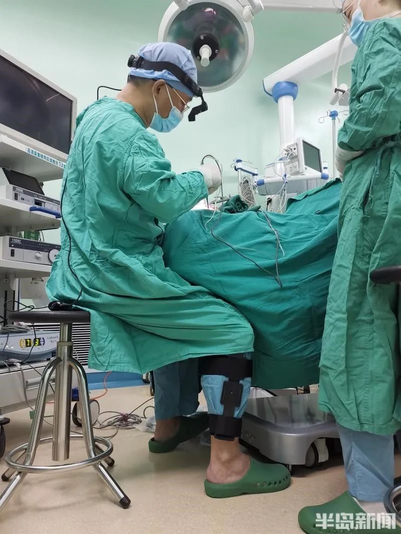 袁医生|凌晨3点！青岛一位疼得大汗淋漓的医生，爬着接起了一个电话