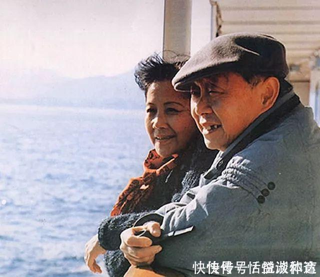 黄永玉|22岁娶将军女儿,73年独宠她一人,95岁的他一幅画卖6325万
