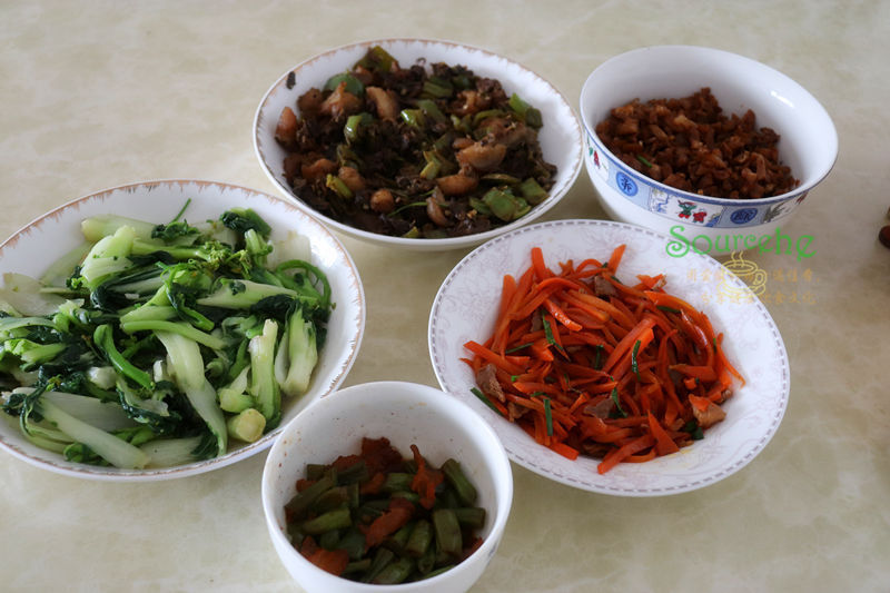 一家四口的晚餐,四菜一汤不足30元,有荤有素,简单美味!