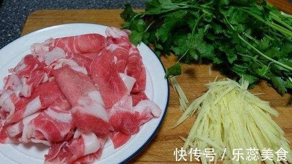 吃法|羊肉片“清新”吃法，开水煮完泼上油，原汁原味
