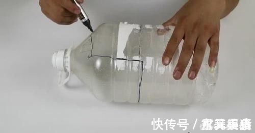 厨房油桶别扔,简单剪几刀,压砧板边,谁见了都夸