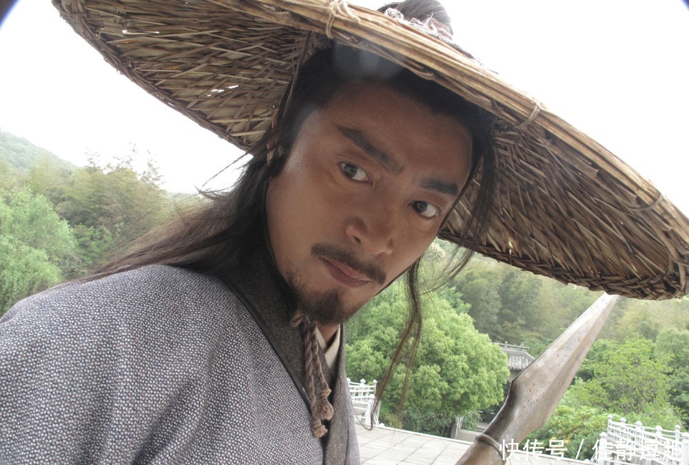 梁山上,有实力进入五虎的4位好汉,一人打着卢俊义不敢出战