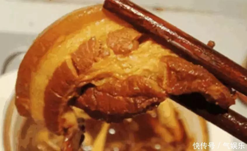 五花肉别再红烧了,教你个特色吃法,一顿三斤不够吃