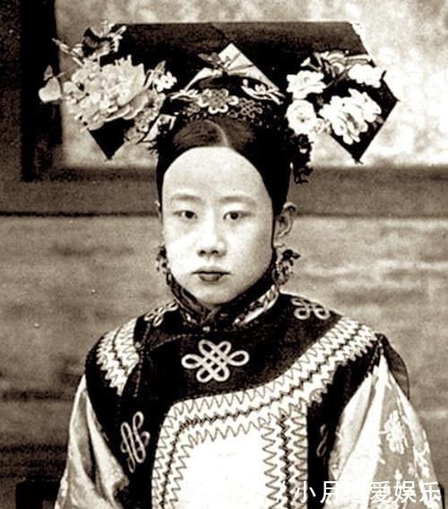 两大家族联姻,未过百天,新娘突然去世,死因成谜,七十年后解开