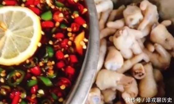 香辣|教你秘制鸡爪方法,不用泡不用炸,香辣入味,连吃10个都不解馋!