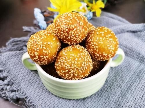 红薯芝麻球，简单好做又好吃，零厨艺也可以露一手