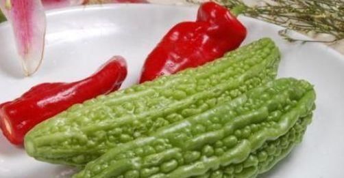 清肠排毒|常食苦瓜可清肠排毒,但吃完苦瓜一小时内,别碰此物,早知早好