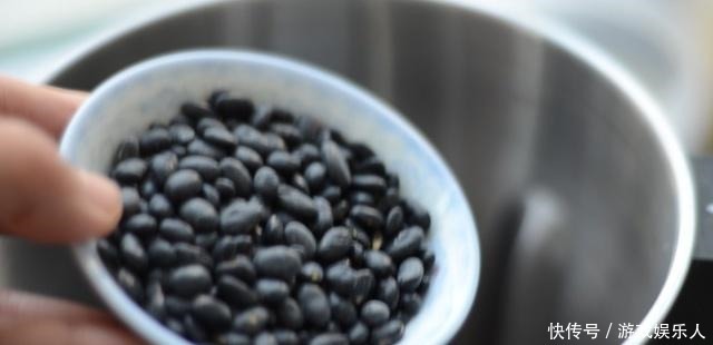 它是天然“黄体酮”,隔三差五吃点它,补充雌激素,拒绝黄脸婆!