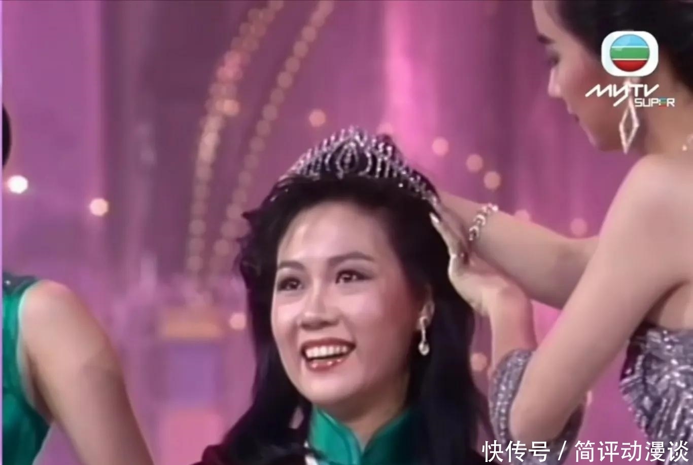 欣赏历代港姐的盛世美颜,谁的笑容最能