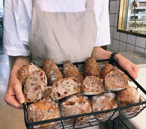 买面包时,尽量避开这一种,烘焙师:只有不懂的人才会吃