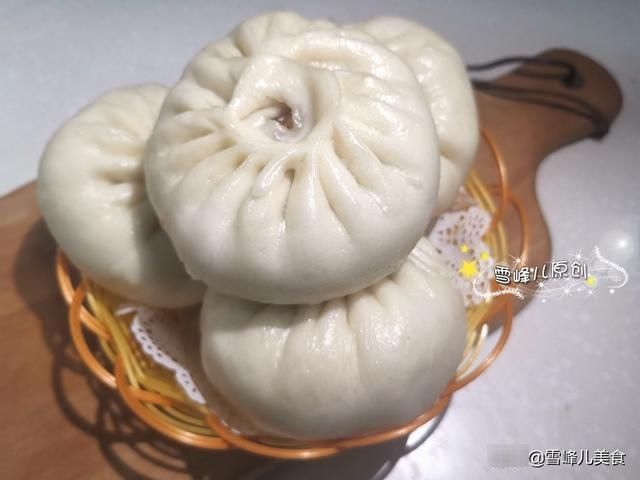 10月蒸包子，韭菜芹菜靠边站，这菜好吃又营养，比肉馅包子都香