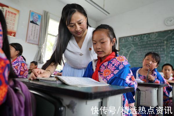 少数民族&白云区：开展少数民族村寨开展推广普及国家通用语言文字工作