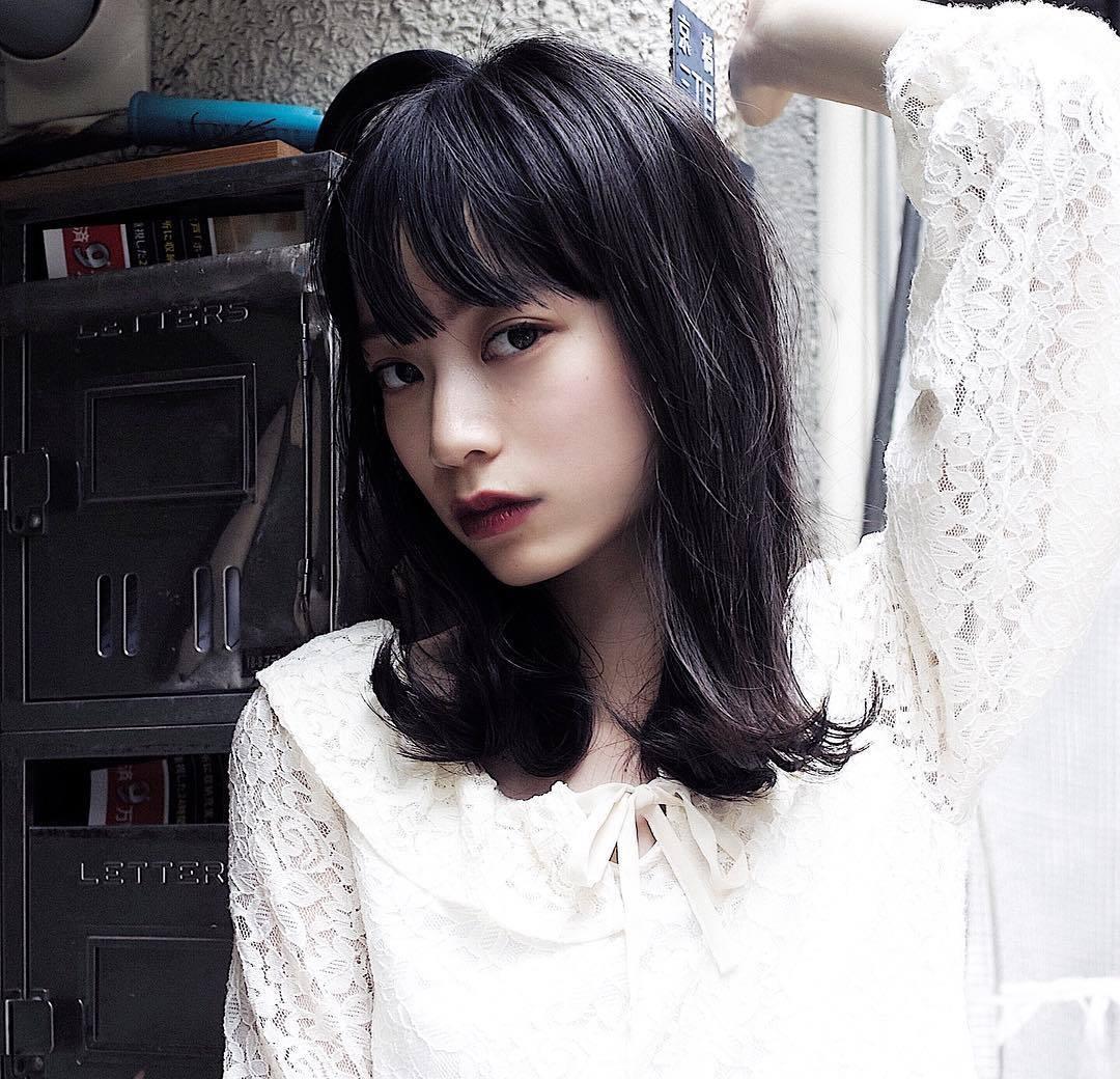 发色|35岁左右女人适合什么发型?三组时尚减龄的日系发型,简单显气质