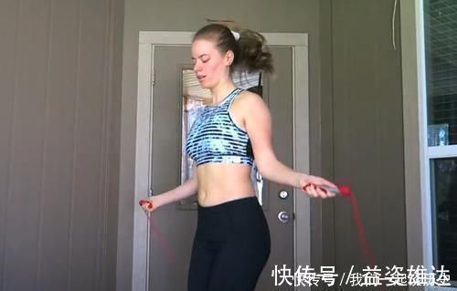 体脂率|姑娘每天跳绳10分钟,一个月后腰围变细,体重却增加了