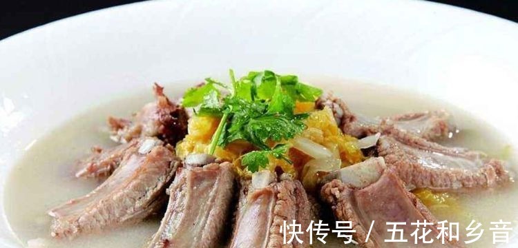 炖排骨汤,不要直接焯水!要多做几步,汤香味浓,有营养沒腥味!