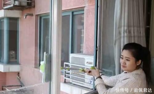 擦玻璃不用爬窗,有个小妙招,让玻璃干干净净