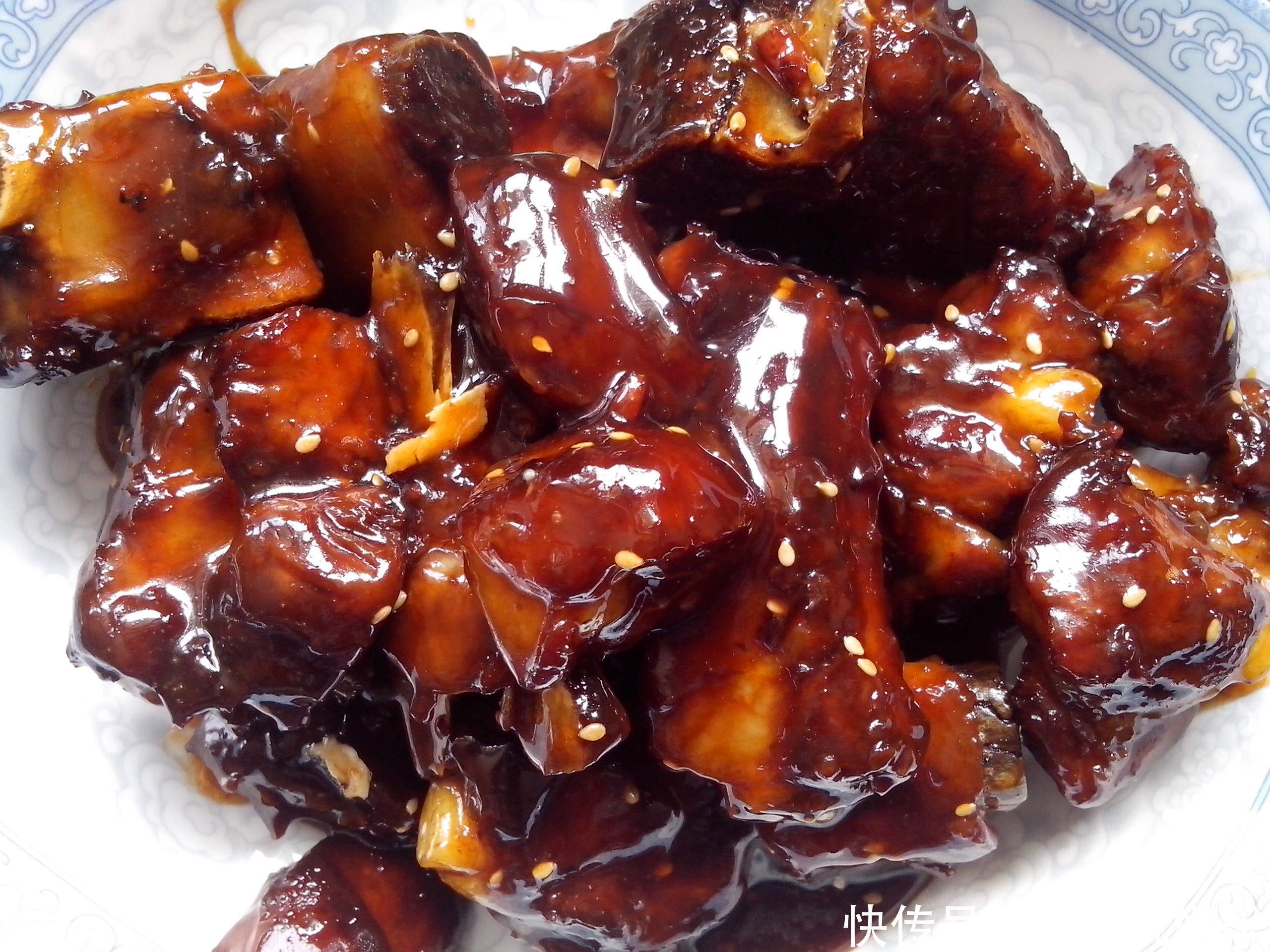 喜欢吃排骨的收藏了,简单一做就好了,软糯香甜,醇厚好吃