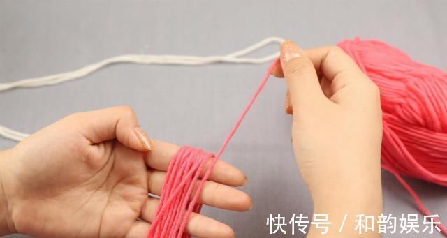 毛线|没用的旧毛线不要扔，缠在手上剪一刀，朋友看了都问我在哪里买的