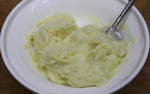  绵软|土豆试试这个新吃法，富贵黄金球，细腻绵软，酸甜好吃寓意好