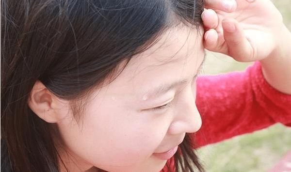 绝经|为啥女人进入更年期后,都会变“丑”?教你三招,或能重返年轻