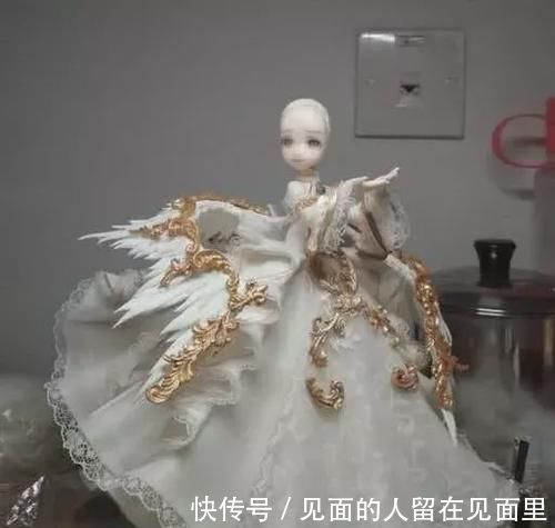 手办|三个月捏出来的暖暖手办,放大十倍后,其精致程度让人咂舌