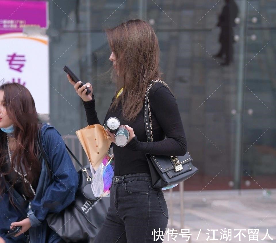 玄色 优雅的北方女孩，散发着独特的味道，30岁的姐姐还可以乘风破浪