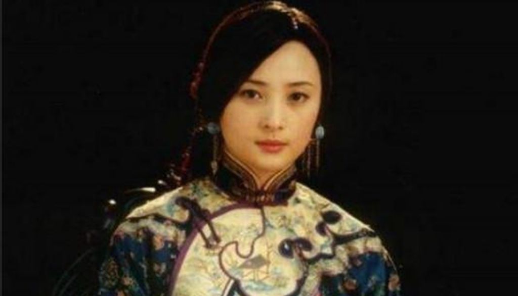 鉴定|老太太拿祖传金钗鉴定,专家看完后,惊呼莫非您的父亲是溥仪