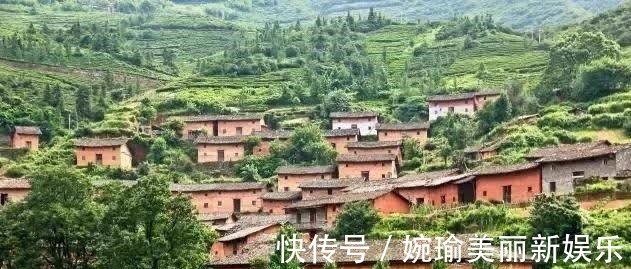 中小路|江西丰城小众古村，位于罗山之巅，民居皆是橙黄色外墙