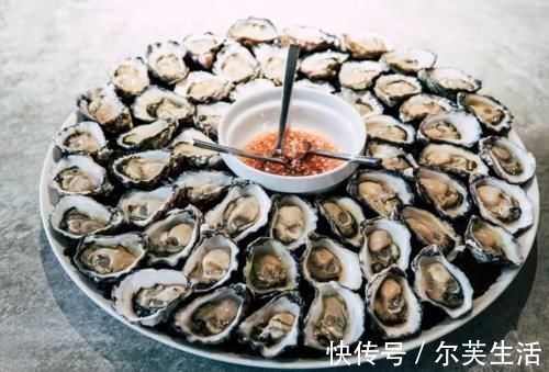 放在冰箱|冰箱里放这4种食物,等于给健康埋“雷”,你踩“雷”了吗?