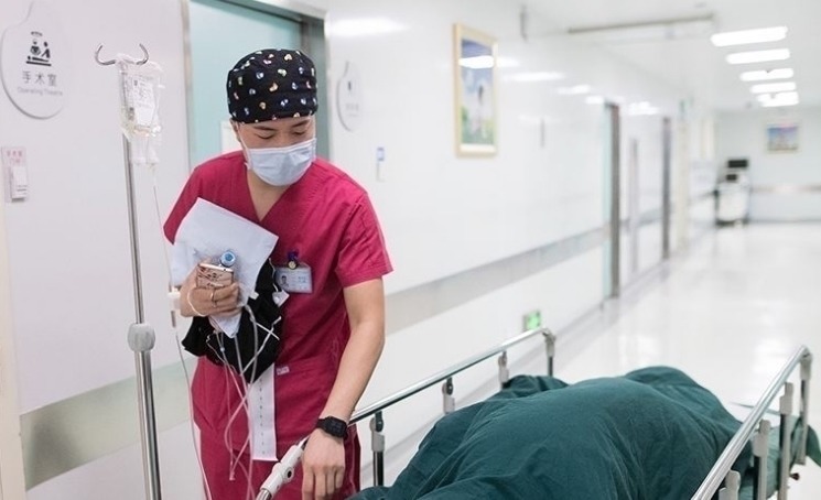 准妈妈|“有男助产士吗”?机智产妇要男医生接生,说出原因众人明白了