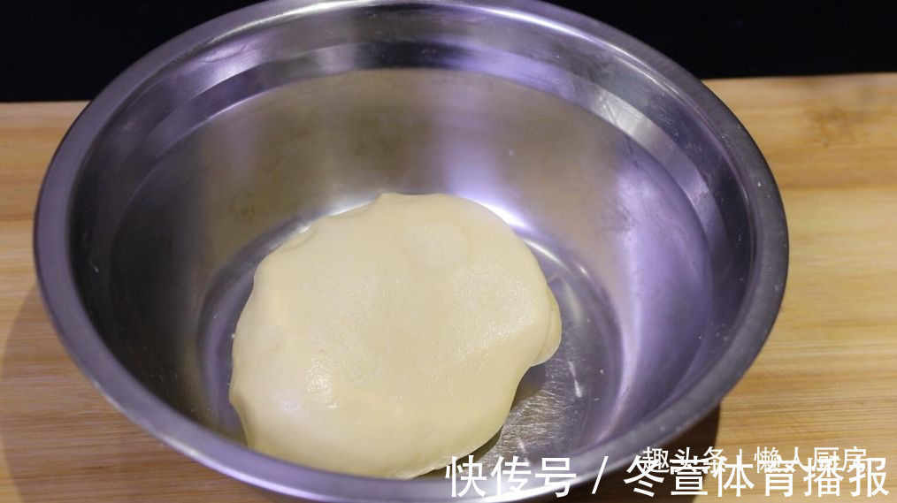 面粉|花生酱不只是调味品,配上面粉做的花生酥,一口一个吃着太香了