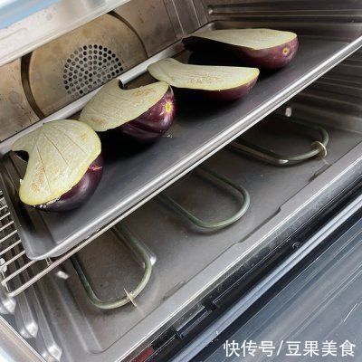 烤茄子|烤茄子。我家吃了十年，竟然还没吃腻