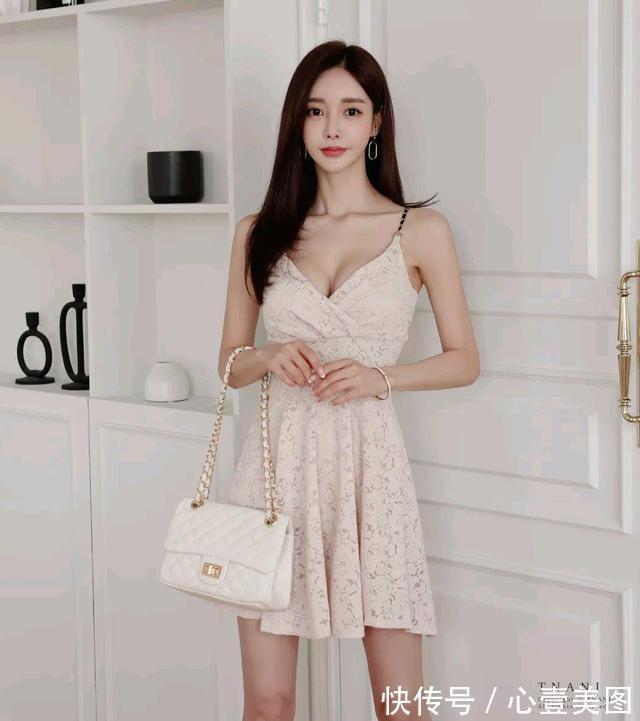 吊裙|女神孙允珠高清时尚搭配：米兰浅棕乖巧精灵小浪漫吊裙