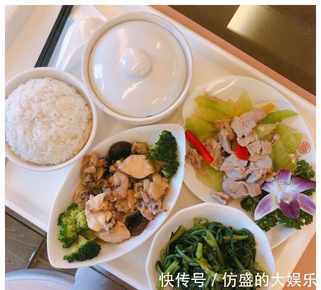 芹菜炒肉|这是一份清新、淡雅、营养均衡的月子餐菜单,光看着就咽口水了