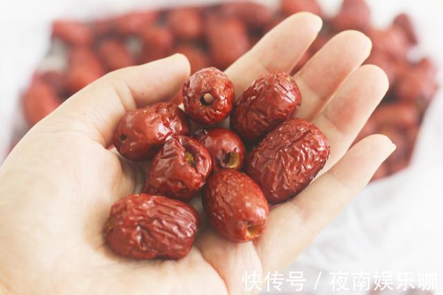 香甜|东北粘豆包的懒人做法，晶莹剔透，软糯香甜，刚出锅就吃了仨