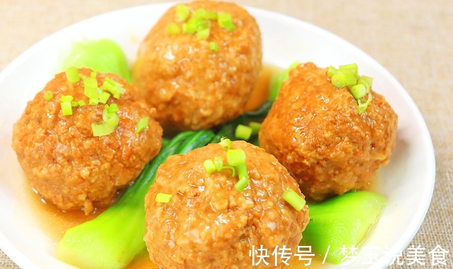 红烧狮子头的正确做法,调肉馅是关键,软烂入味,一盘都不够吃!