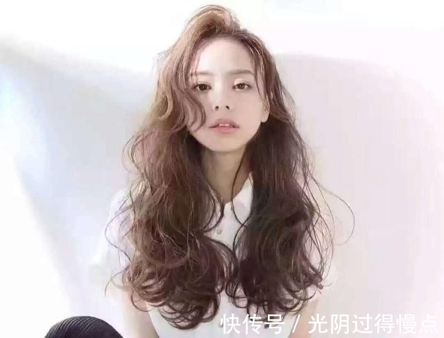 打理|40多岁长发,烫空气烫还是大波浪好看?为什么?