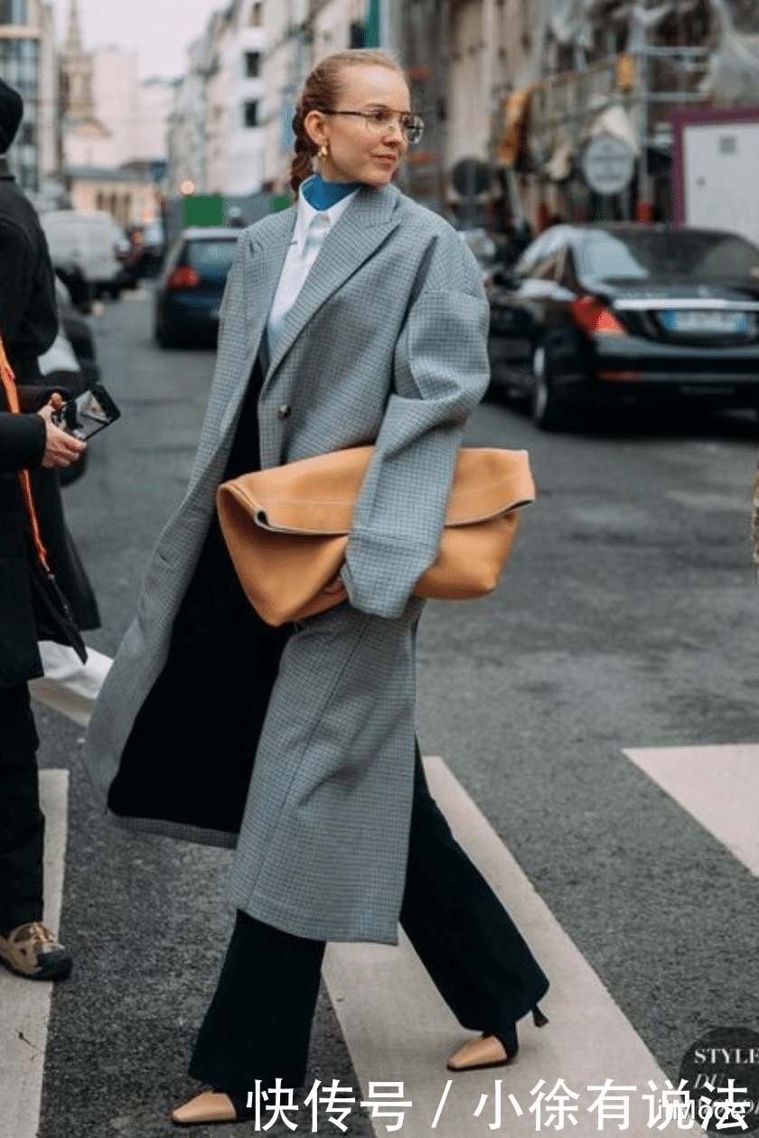 搭配|别再穿“打底裤”了,现在流行“裤子+靴子”!保暖又显瘦!