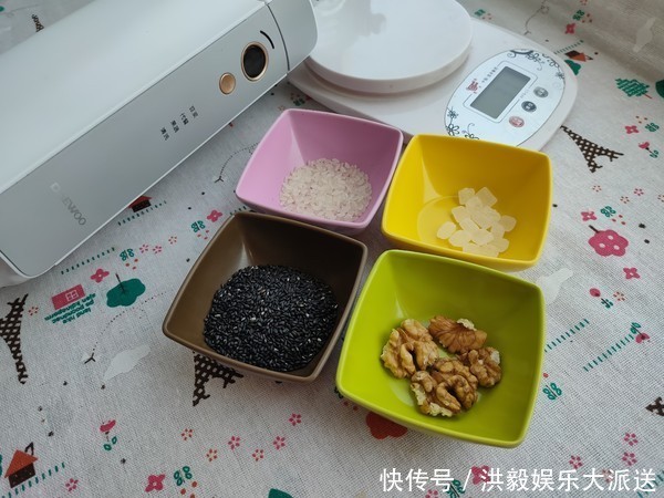 头发|有白发要常吃这食材,每天喝一碗,气血足身体好,头发慢慢变黑了