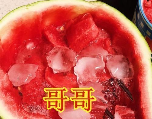 哈喇子|同是“吃西瓜”,男友切VS妈妈切,看到闺蜜擦下哈喇子