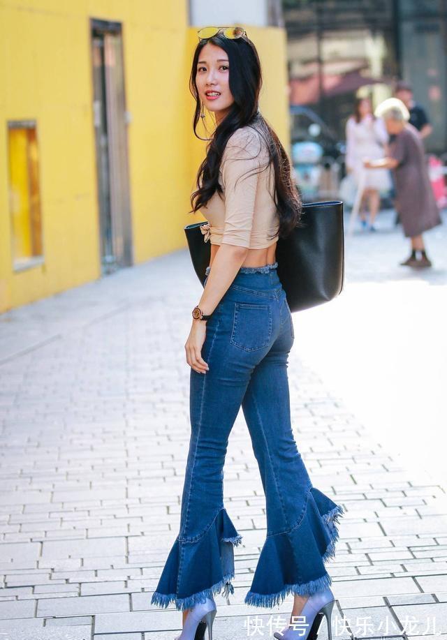 穿搭 展现个性的打底裤穿搭青春感十足,彰显民国名媛风采,引人注目